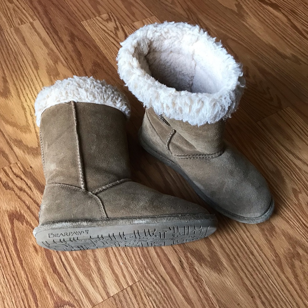 Youth Bear Paw Winter Boots - size 2